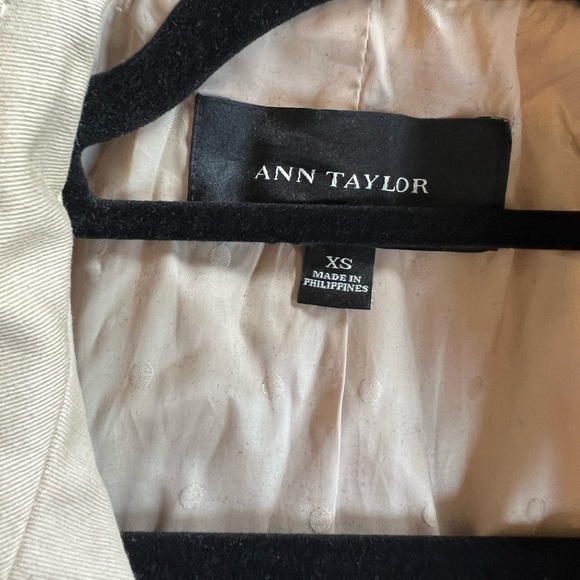 Trench coat - Picture 10 of 12